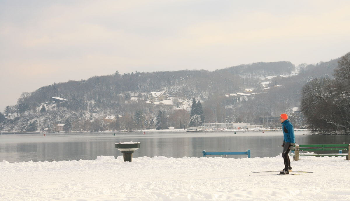 skieur paquier annecy