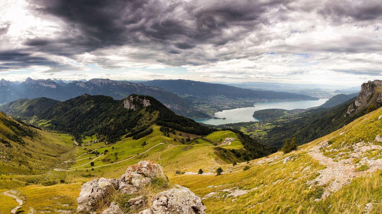 lac-depuis-tournette Panorama du lac d'Annecy depuis la montée de la Tournette