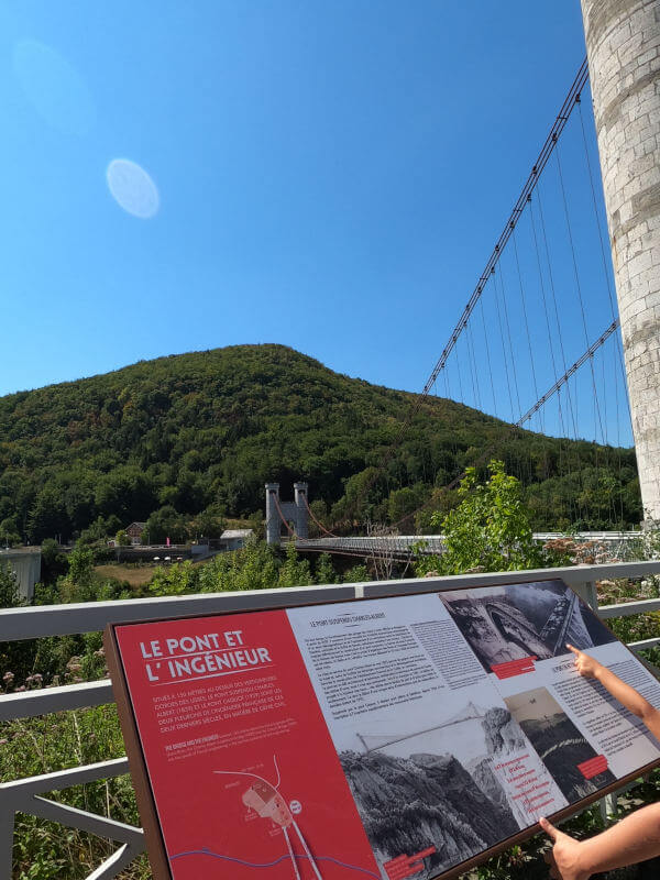 Pont de la Caille pont caille panneau information aménagement touristique au pont de la caille