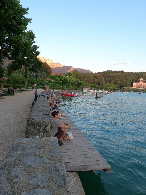 Menthon Saint Bernard : balade le long du lac