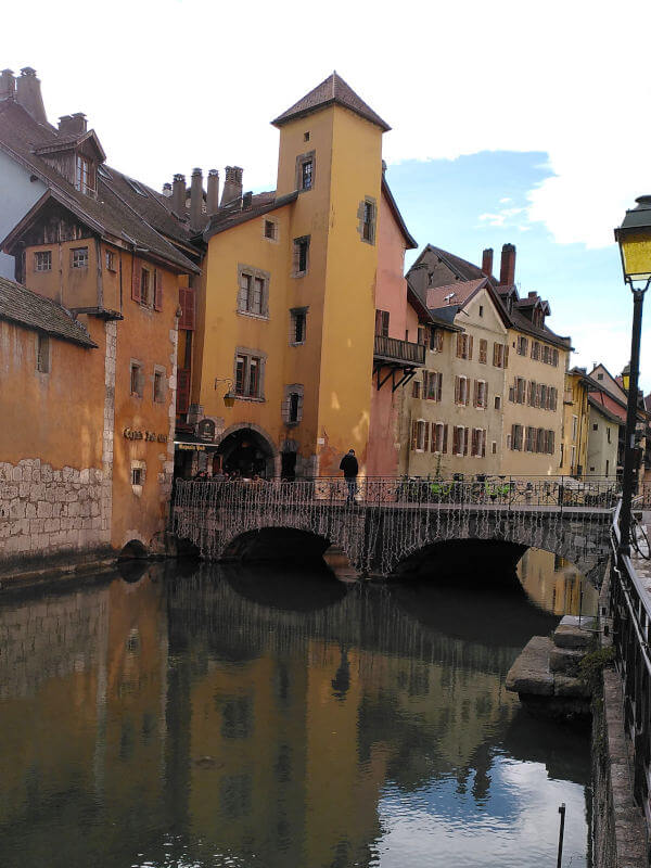 Pont Morens et château branlant